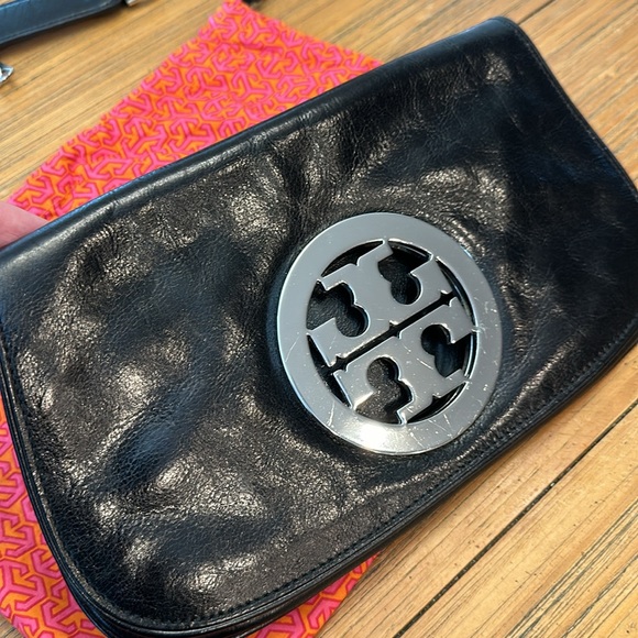 Tory Burch clutch with chain strap - Picture 3 of 10